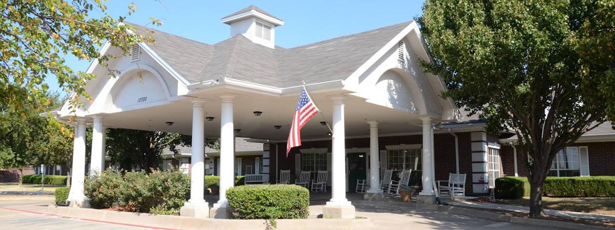 Victoria Gardens Frisco front yard in Frisco, Texas